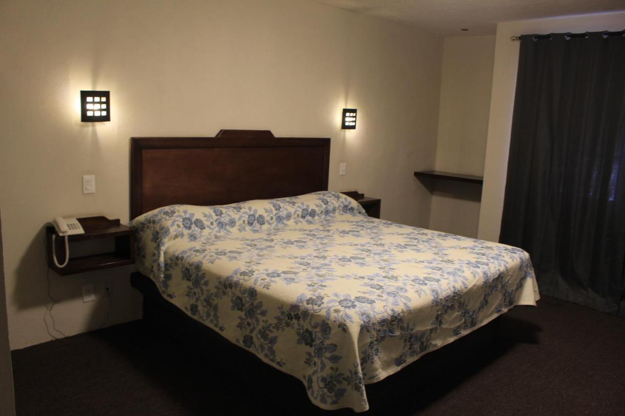 Hotel Meson Del Puente Acámbaro Eksteriør billede